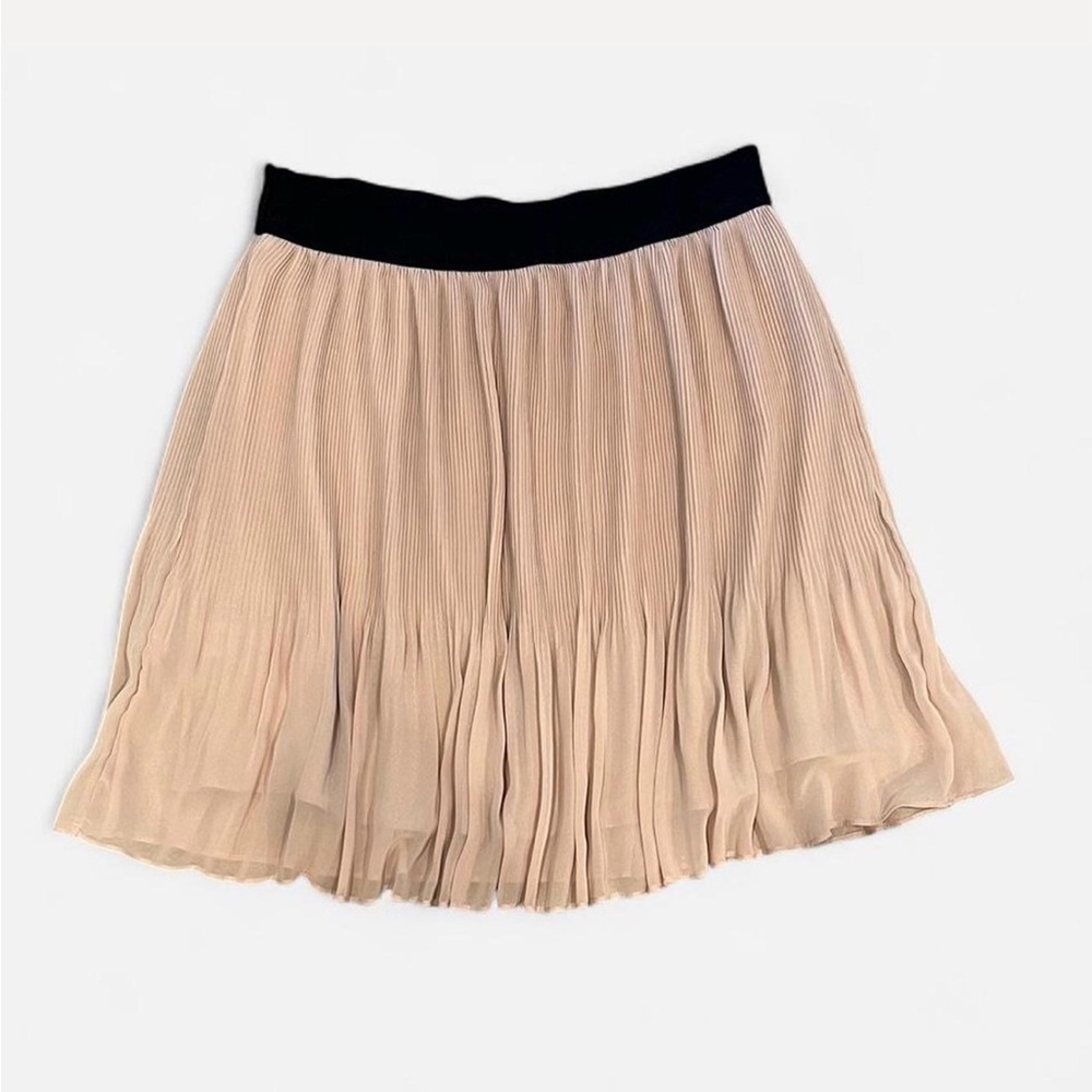 Pleione Black and Cream Pleated Mini Skirt